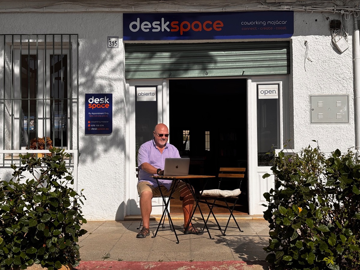Angus working outside the DeskSpace office in Mojácar